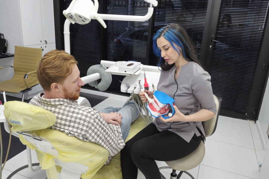 სურათი პროფესიონალური კბილების წმენდა