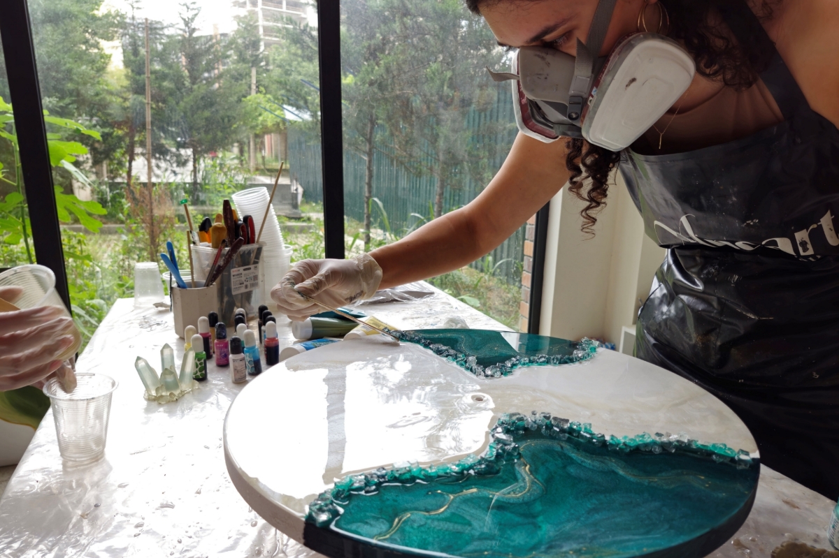 Picture of Epoxy Art: clock crafting masterclass for two