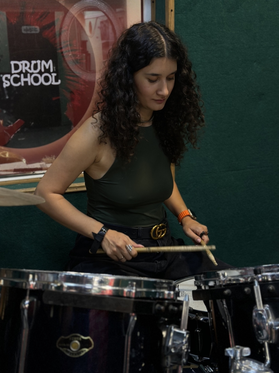 Picture of Drum lesson + Drum therapy